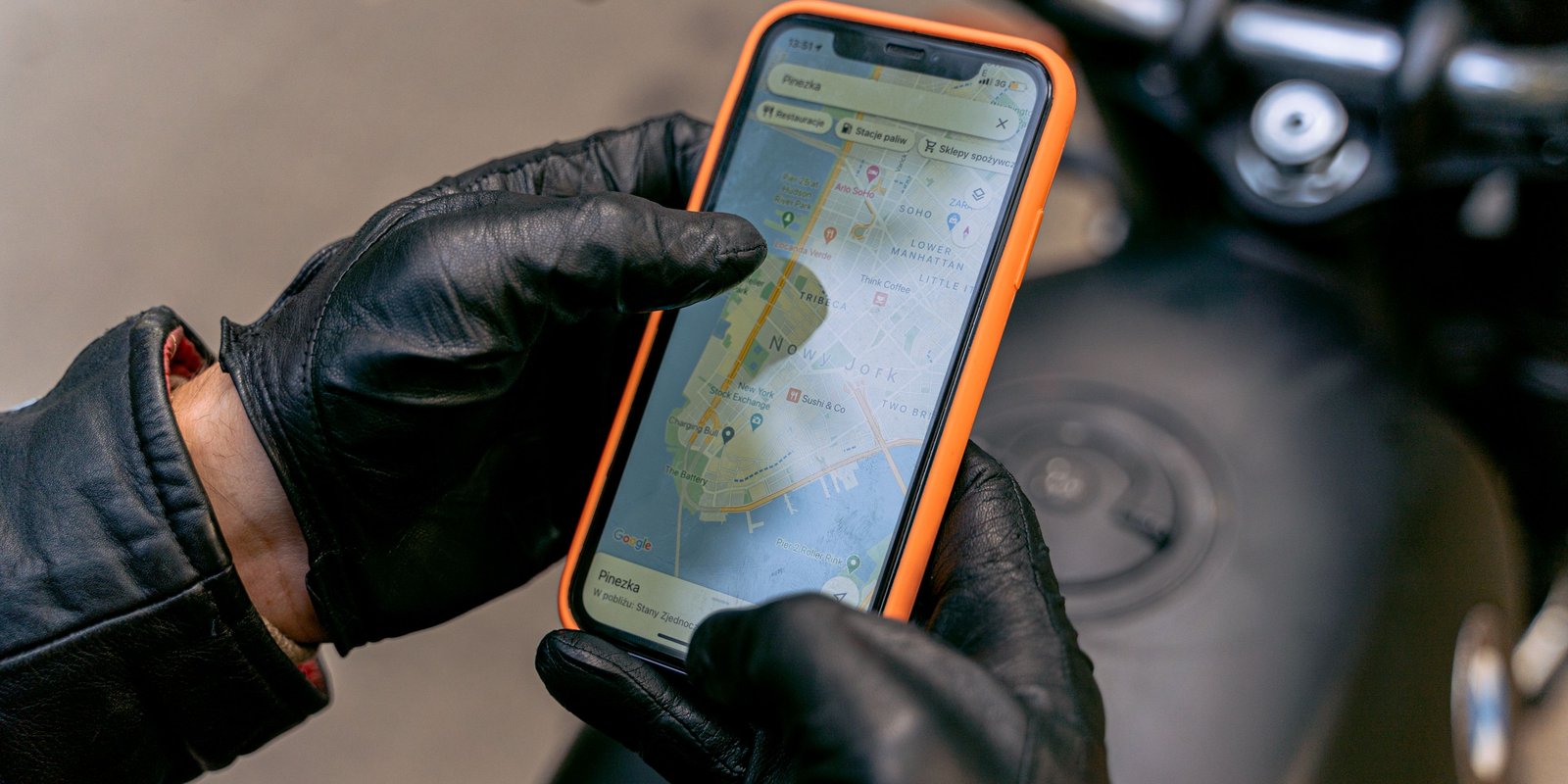 google-maps-on-cell-phone-on-motorcycle